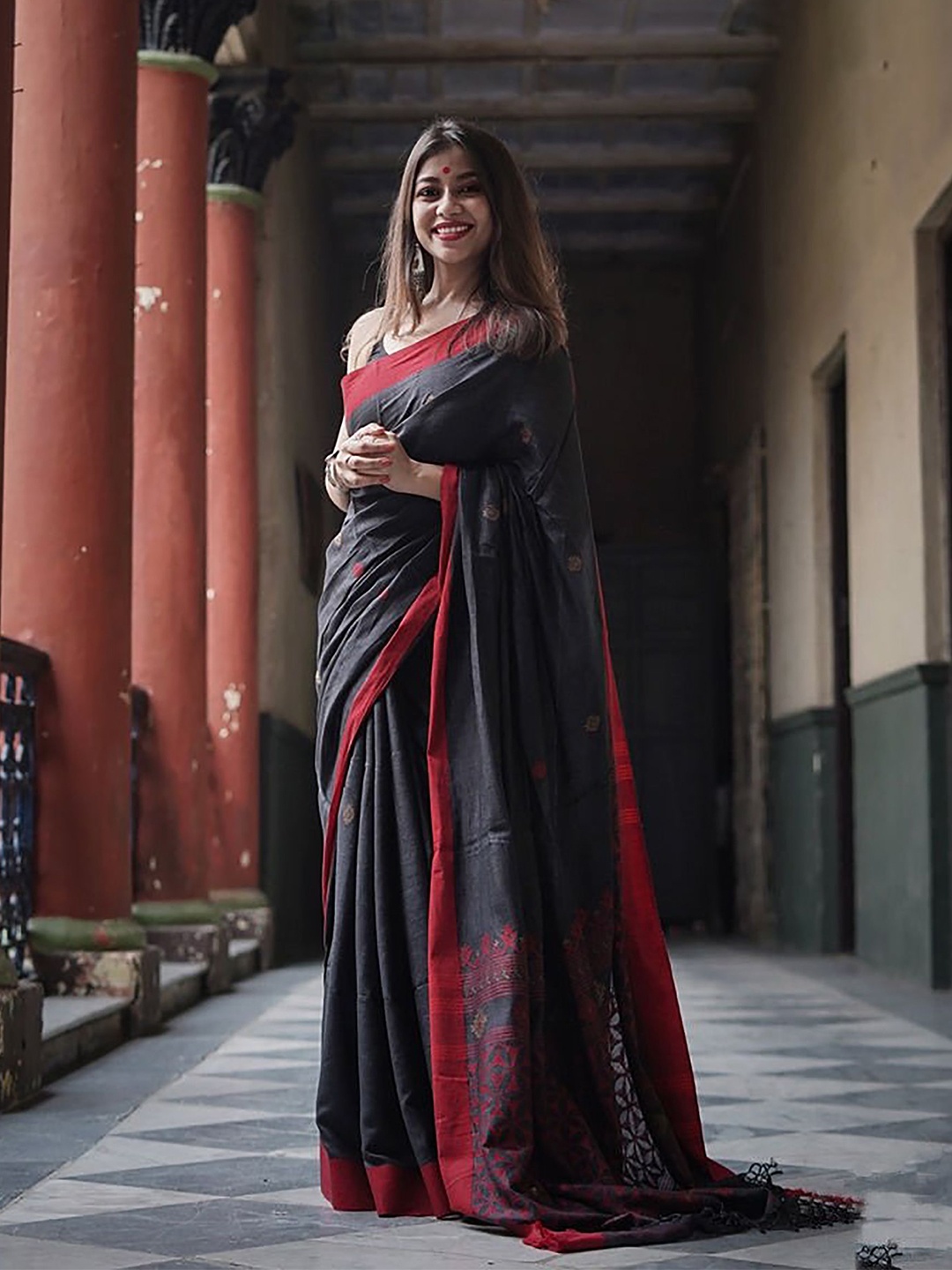 

Anjaneya Sarees Woven Design Saree, Black