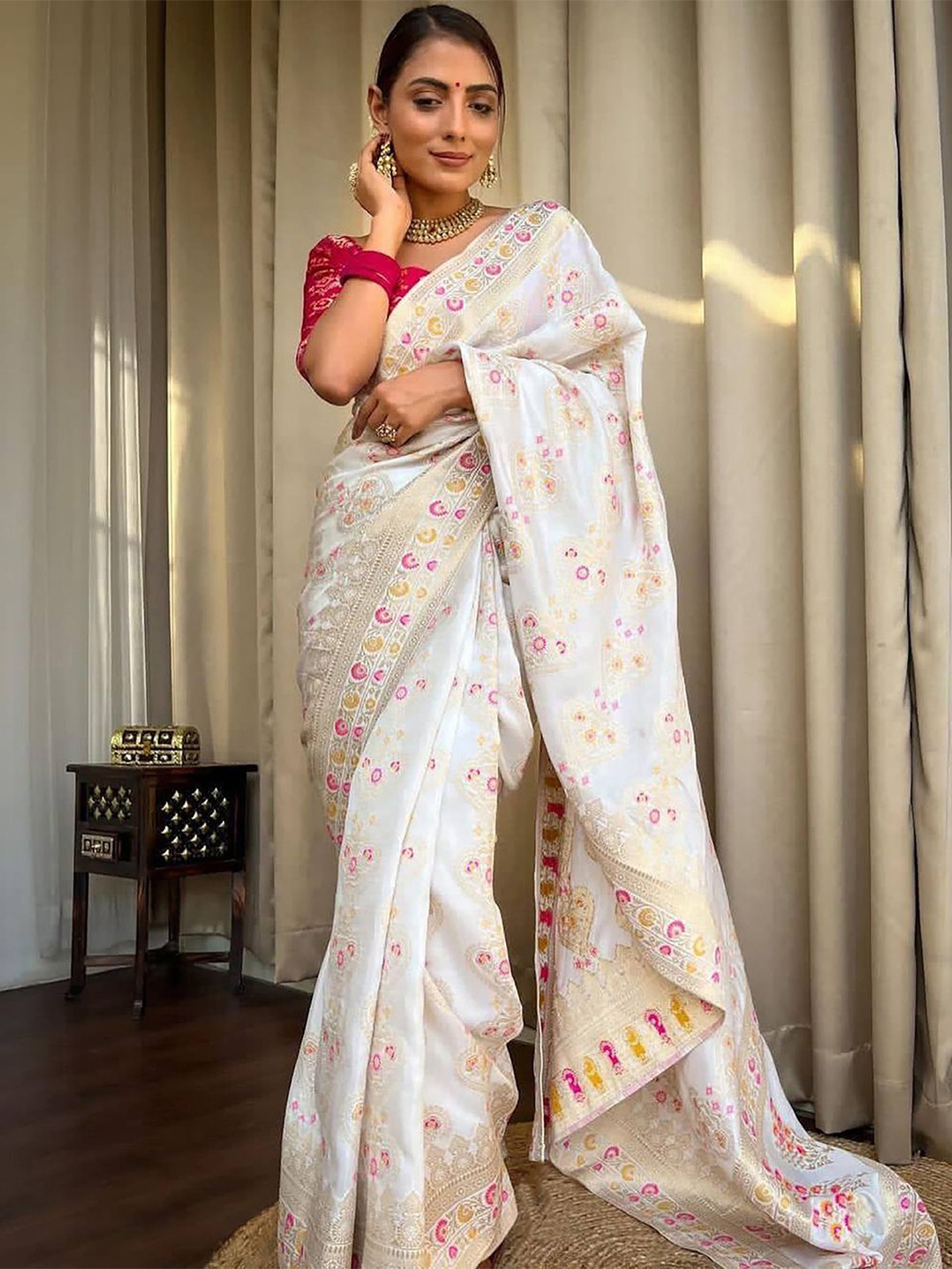 

Anjaneya Sarees Ethnic Motifs Zari Banarasi Saree, White