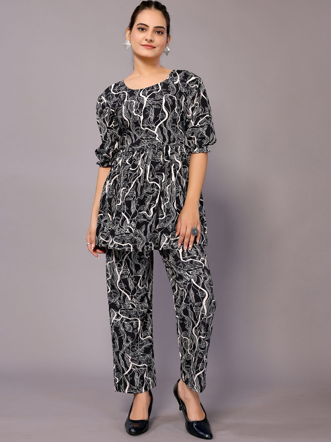 

vj fashion Printed Puffed Sleeves Top With Trousers, Black