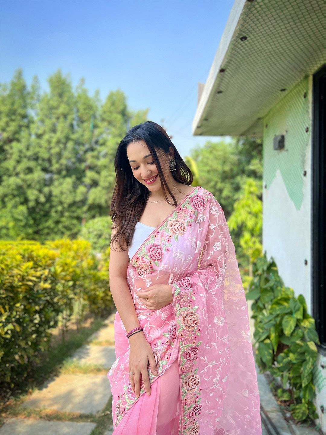 

Ishin Ethnic Motifs Embroidered Organza Saree, Pink