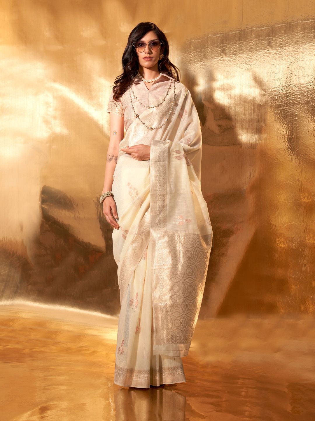 

Ishin Woven Design Zari Banarasi Saree, Off white