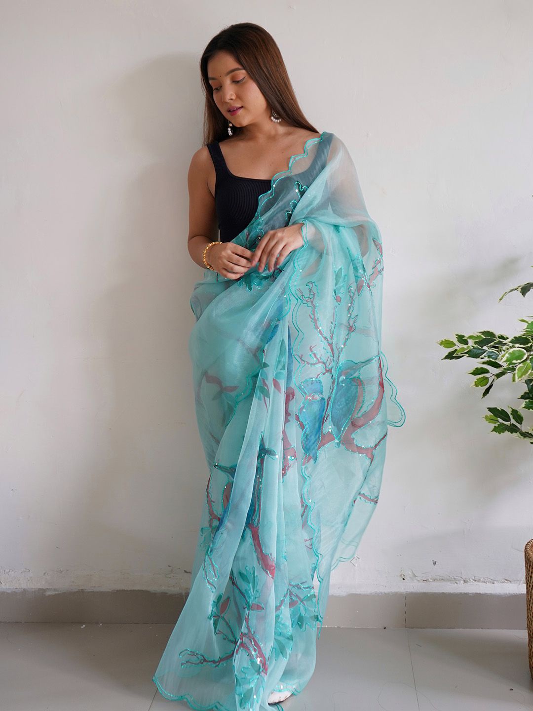 

Ishin Floral Embroidered Organza Saree, Blue