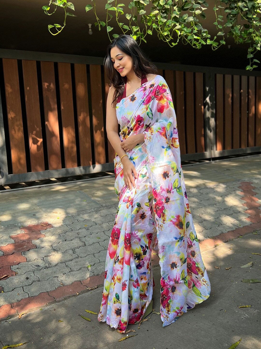 

Ishin Floral Printed Satin Saree, White