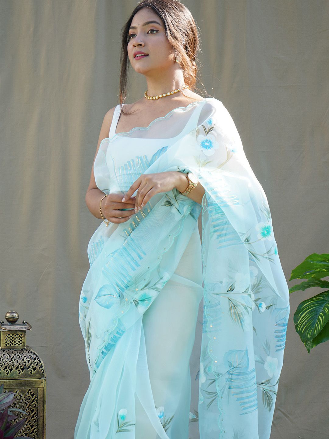 

Ishin Floral Sequinned Organza Saree, Blue