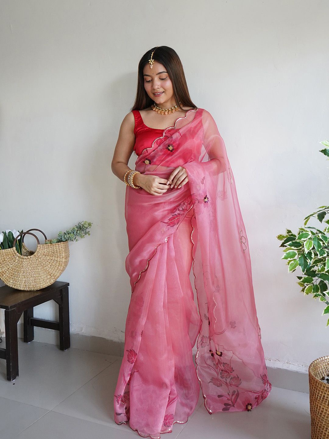 

Ishin Floral Sequinned Organza Saree, Pink
