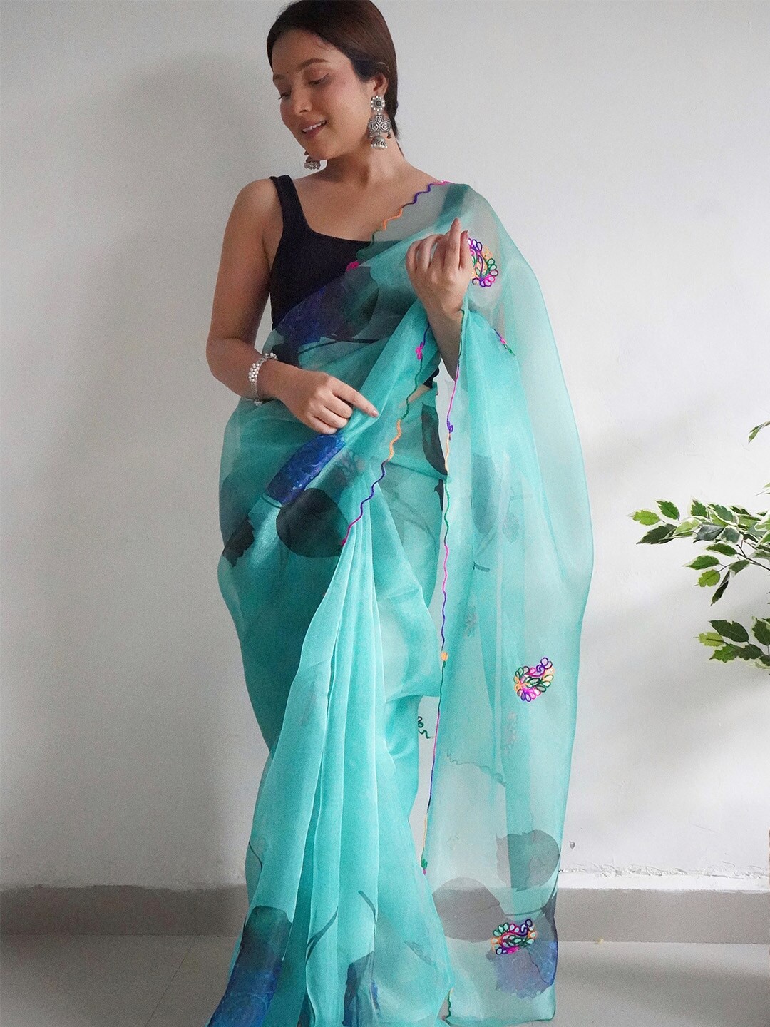 

Ishin Ethnic Motifs Mirror Work Organza Saree, Blue