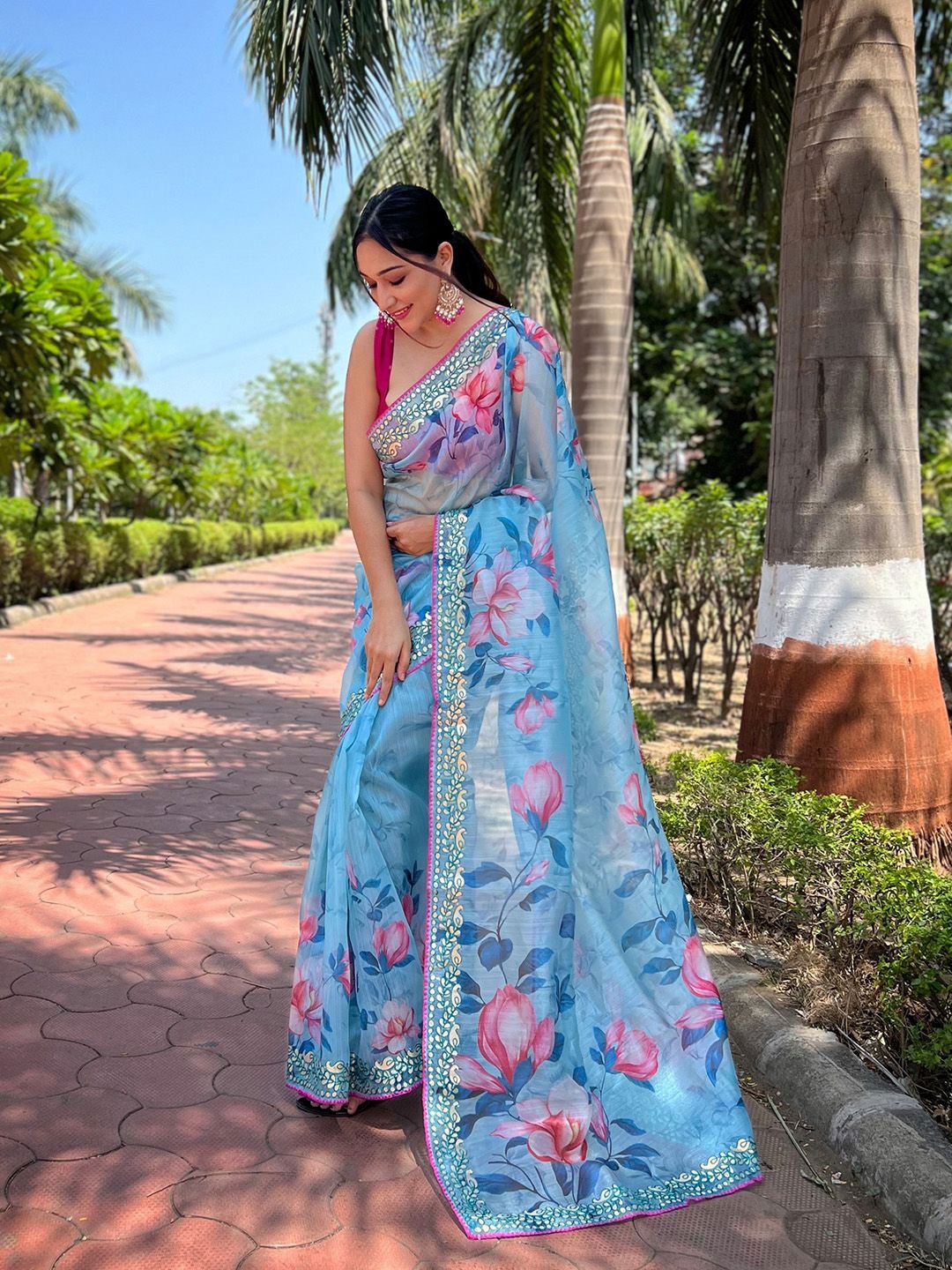 

Ishin Floral Gotta Patti Organza Saree, Blue