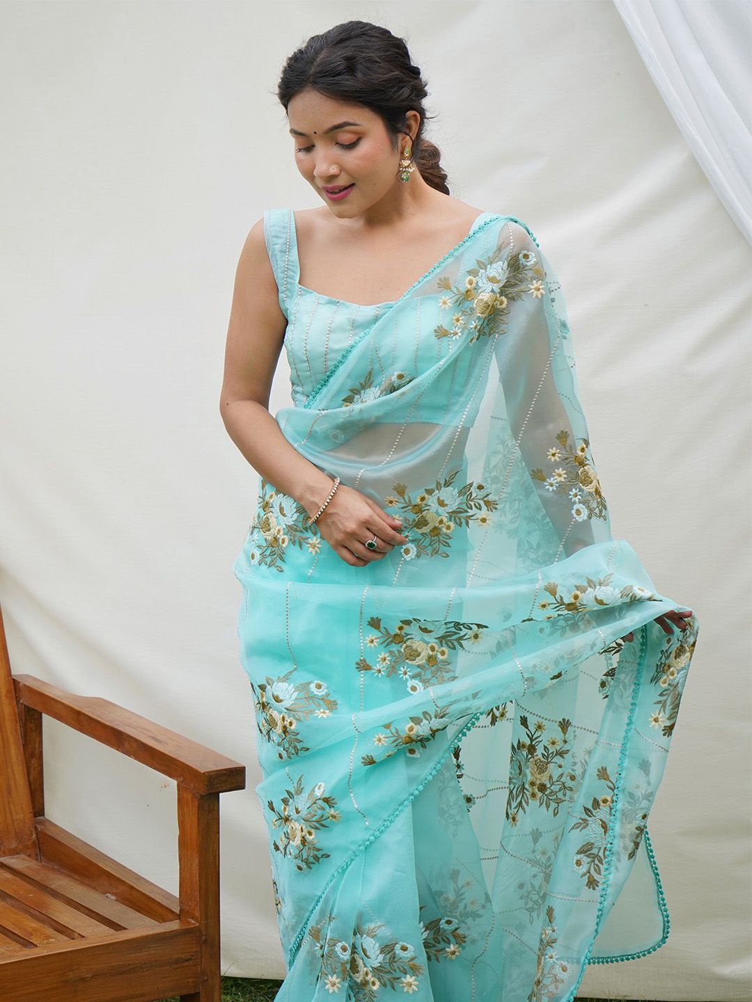 

Ishin Floral Organza Saree, Blue