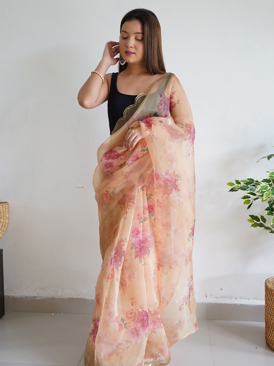 

Ishin Floral Organza Saree, Cream