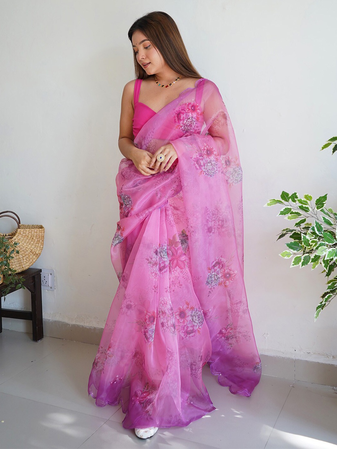 

Ishin Floral Sequinned Organza Saree, Pink