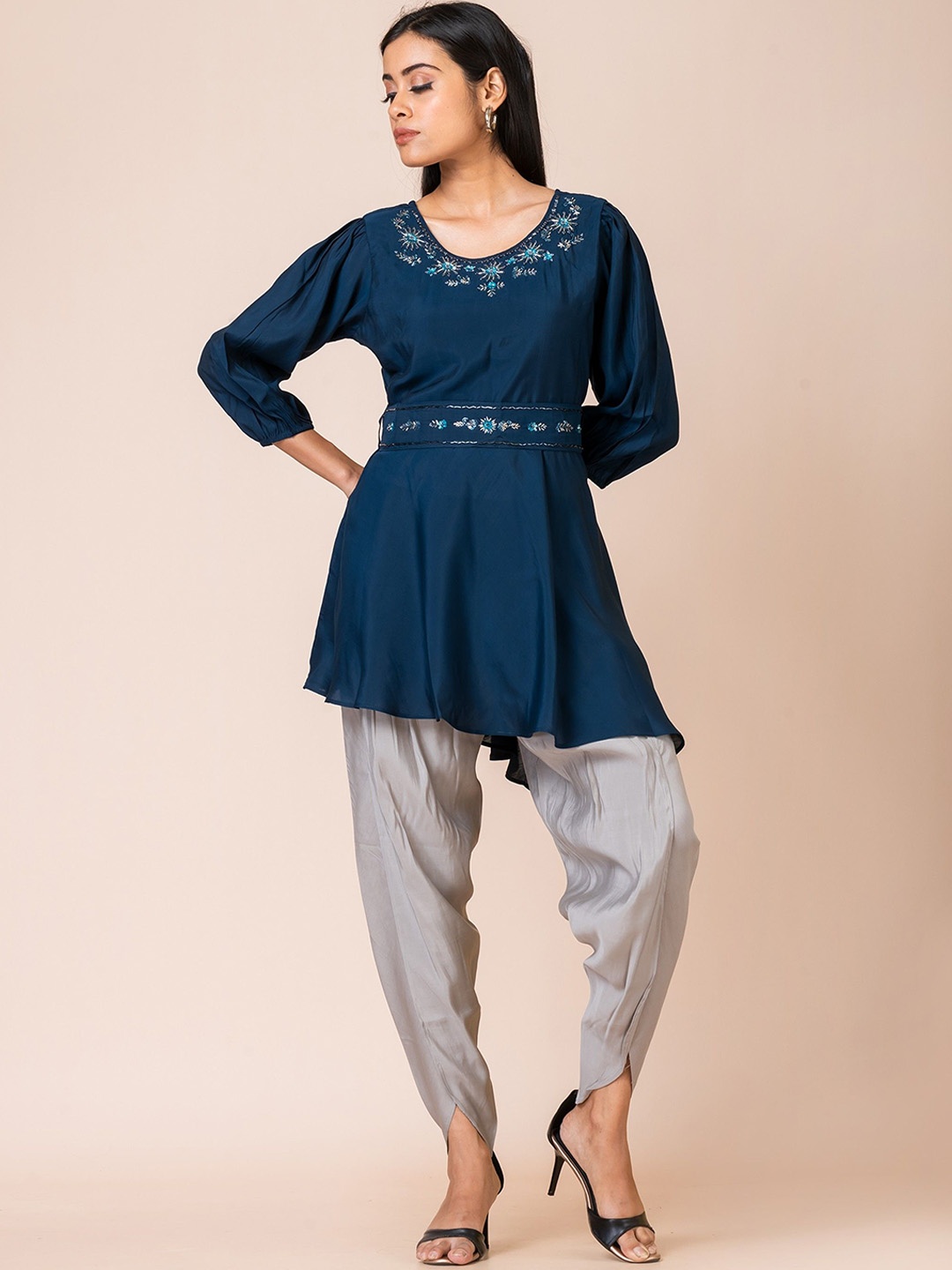 

SARSO Floral Embellished Round Neck Tunic With Dhoti Trousers, Blue