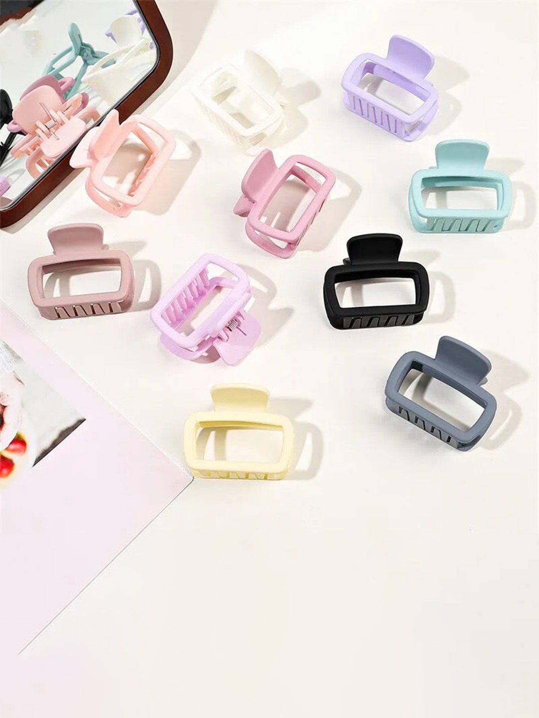 

Unboxkar.in Set of 6 Claw Clips, Green