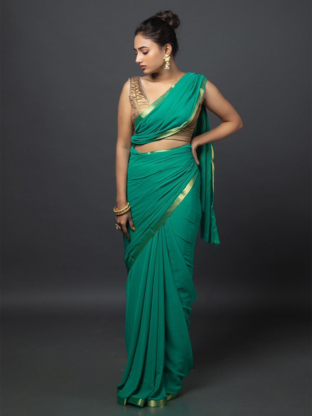 

Urbane Essence Zari Pure Chiffon Saree, Green