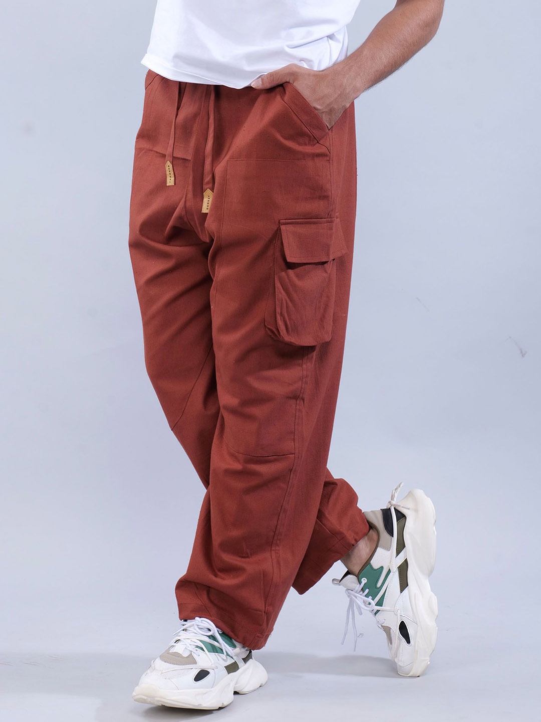 

BOMBAY TROOPER Men Loose Fit Cargos Trousers, Red