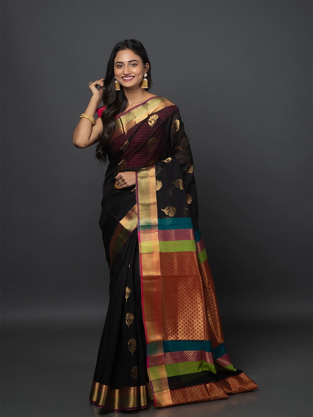 

Urbane Essence Woven Design Zari Pure Cotton Saree, Black