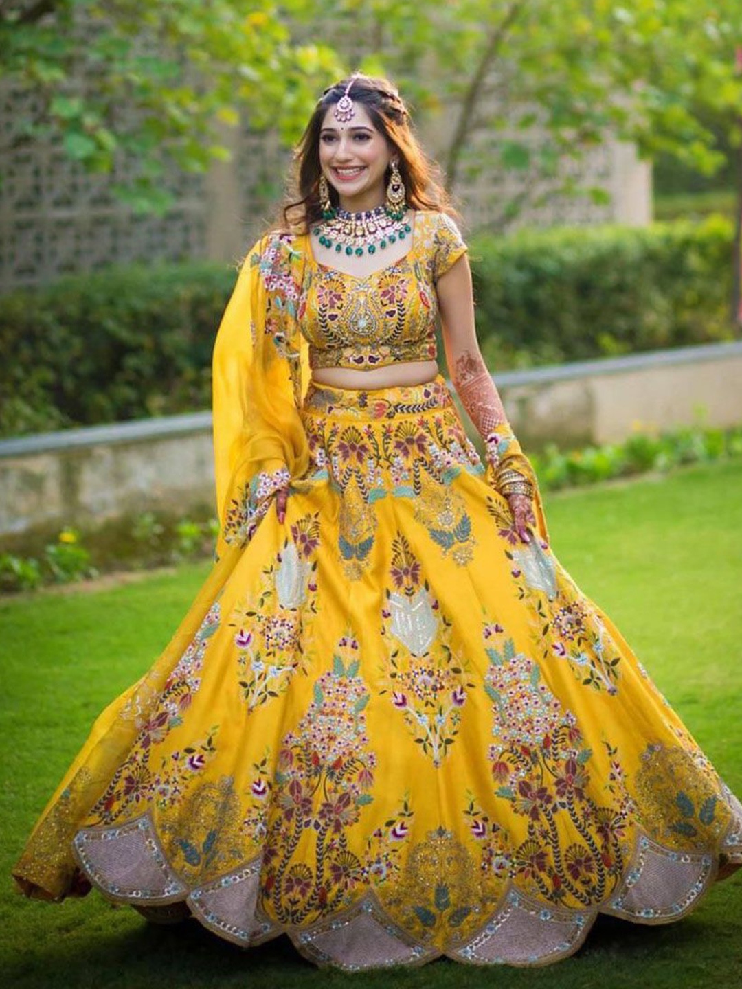 

Trendmalls Embroidered Sequinned Semi-Stitched Lehenga & Unstitched Blouse With Dupatta, Yellow