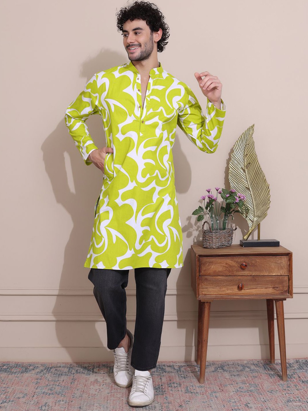 

MIDAV Mandarin Collar Long Sleeves Floral Printed Cotton Straight Kurta, Green
