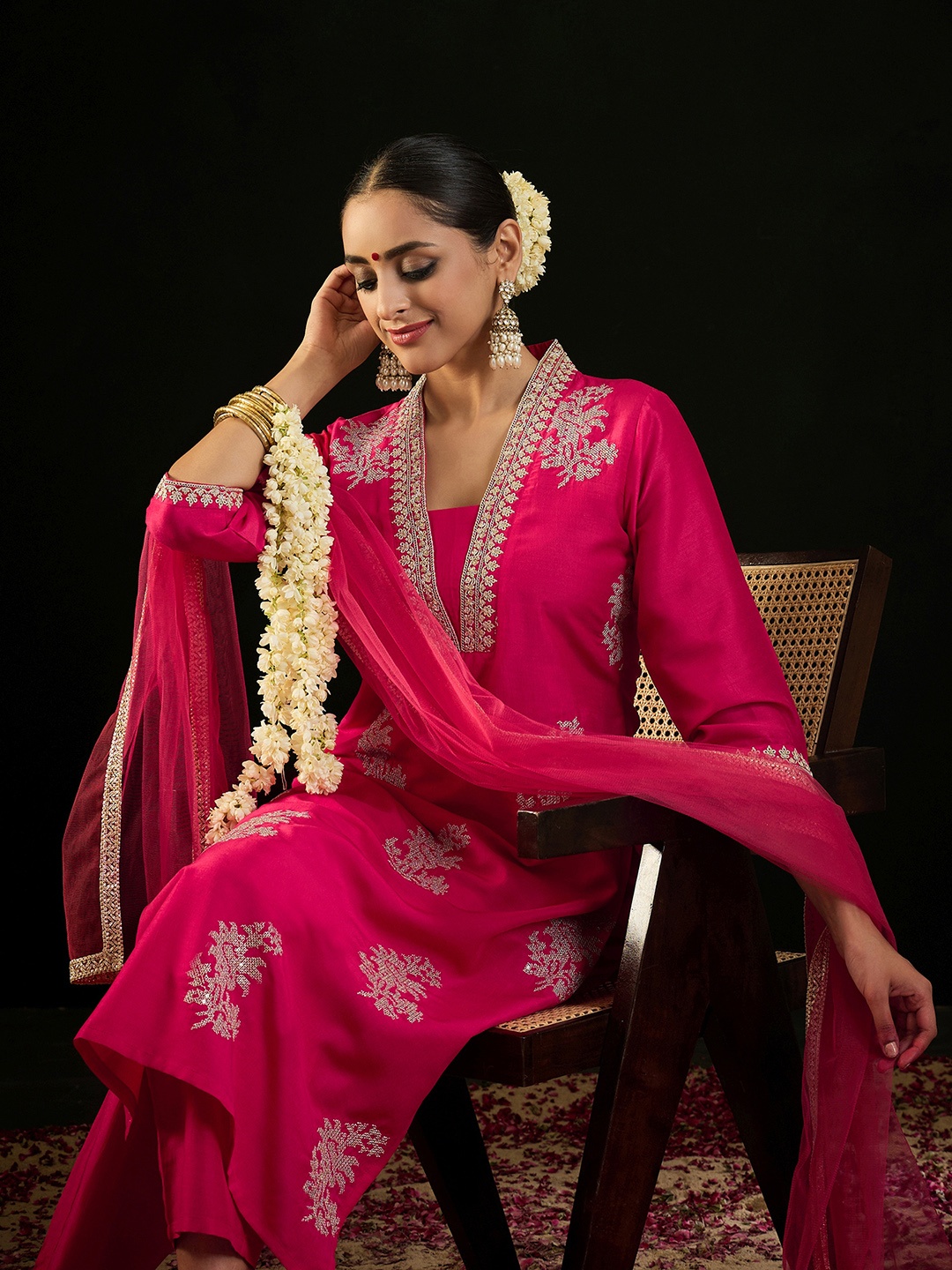 

Indo Era V Neck Ethnic Motifs Embroidered Sequinned Kurta with Trouser & Dupatta, Magenta