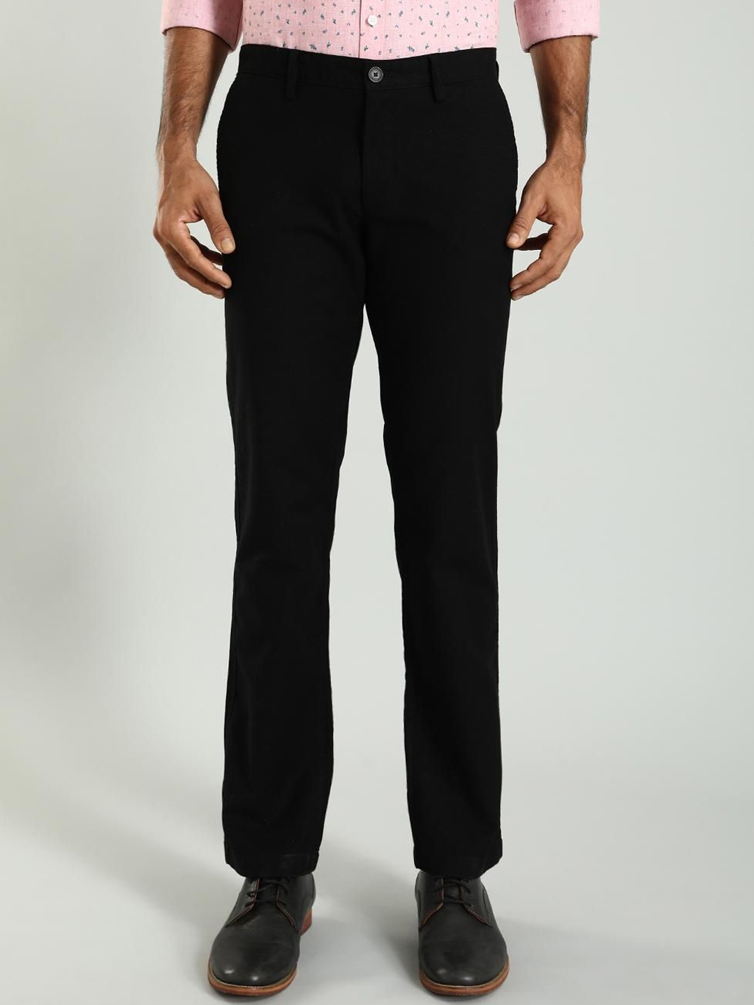 

Indian Terrain Men Kansas Mid-Rise Chinos Trousers, Black