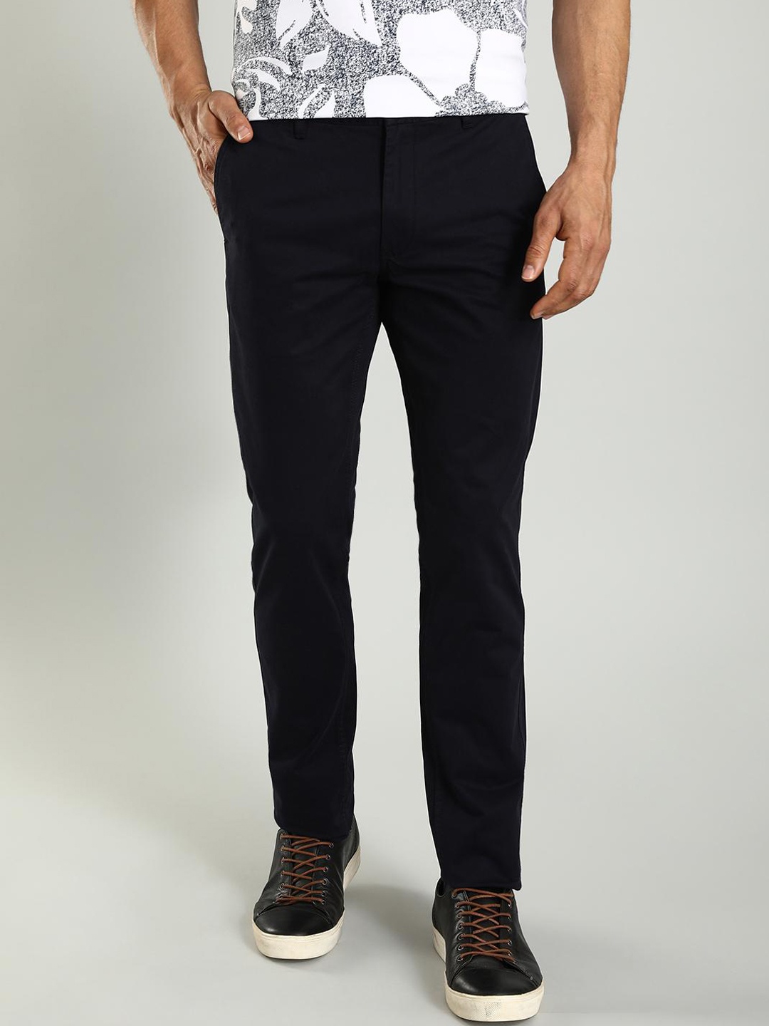 

Indian Terrain Men Brooklyn Slim Fit Cotton Chinos, Black