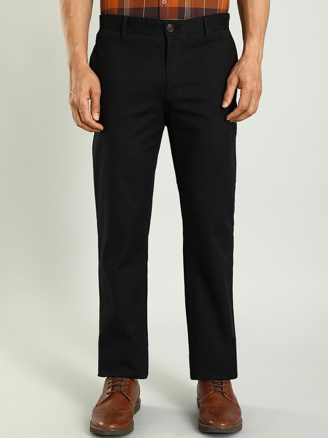 

Indian Terrain Men Kansas Mid-Rise Chinos Trousers, Black