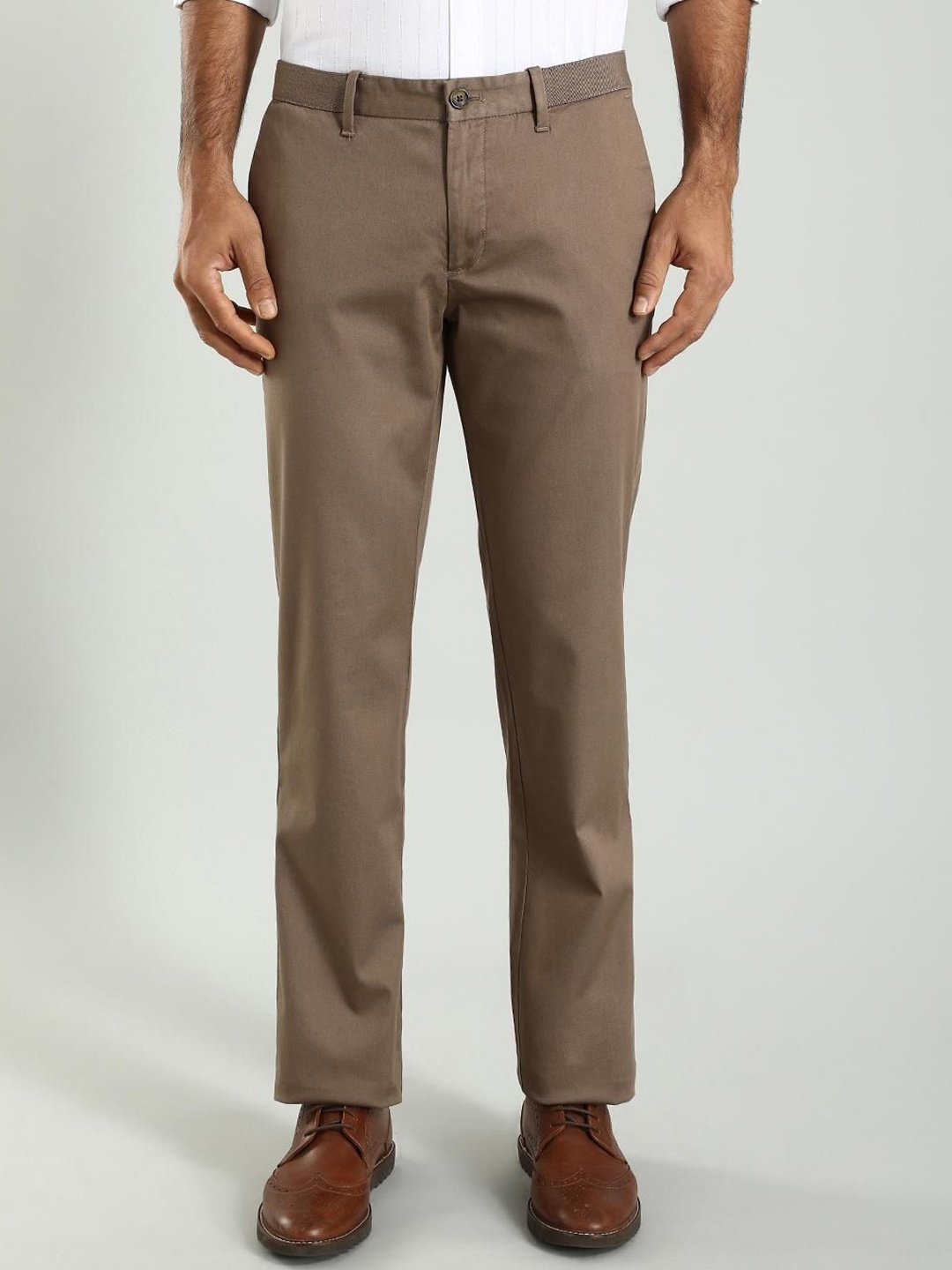 

Indian Terrain Men Kansas Mid-Rise Formal Chinos, Brown