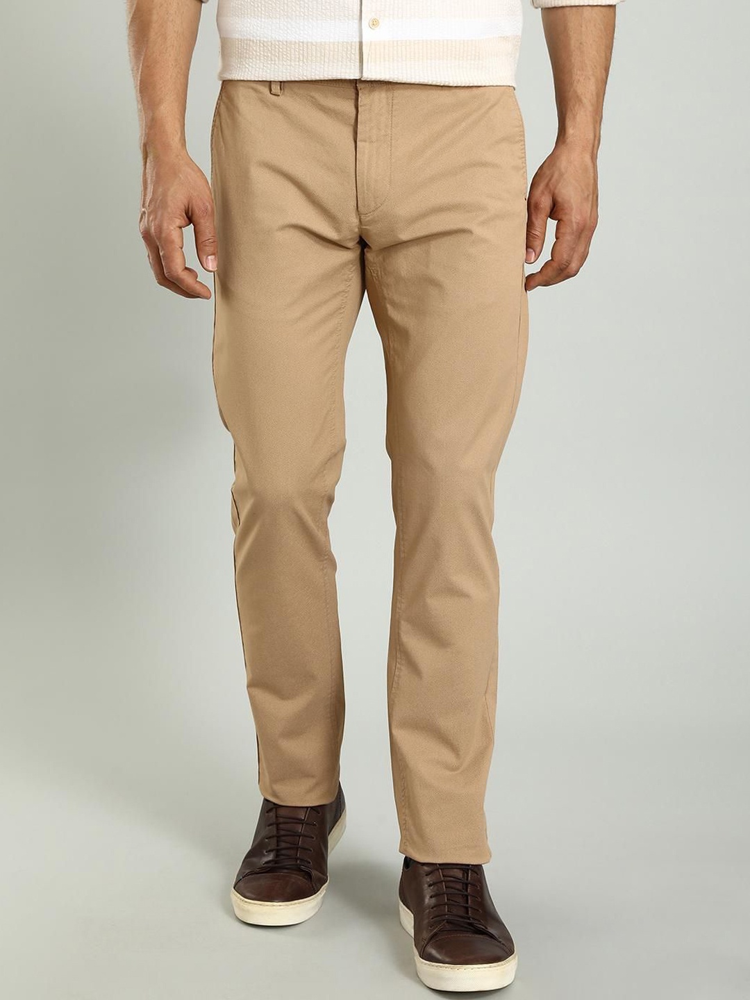 

Indian Terrain Men Brooklyn Slim Fit Mid-Rise Chinos, Brown