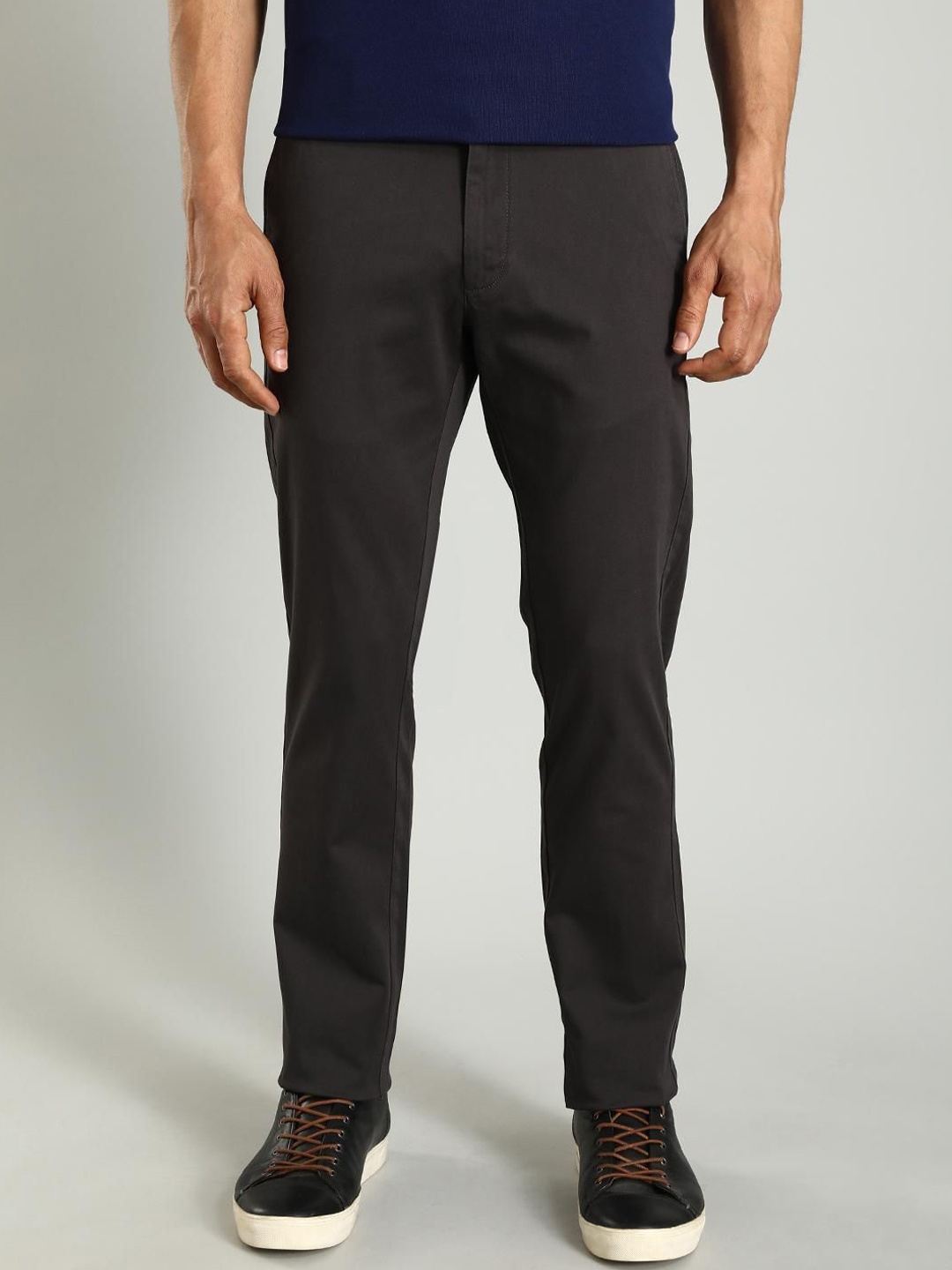 

Indian Terrain Men Brooklyn Slim Fit Mid-Rise Chinos, Black
