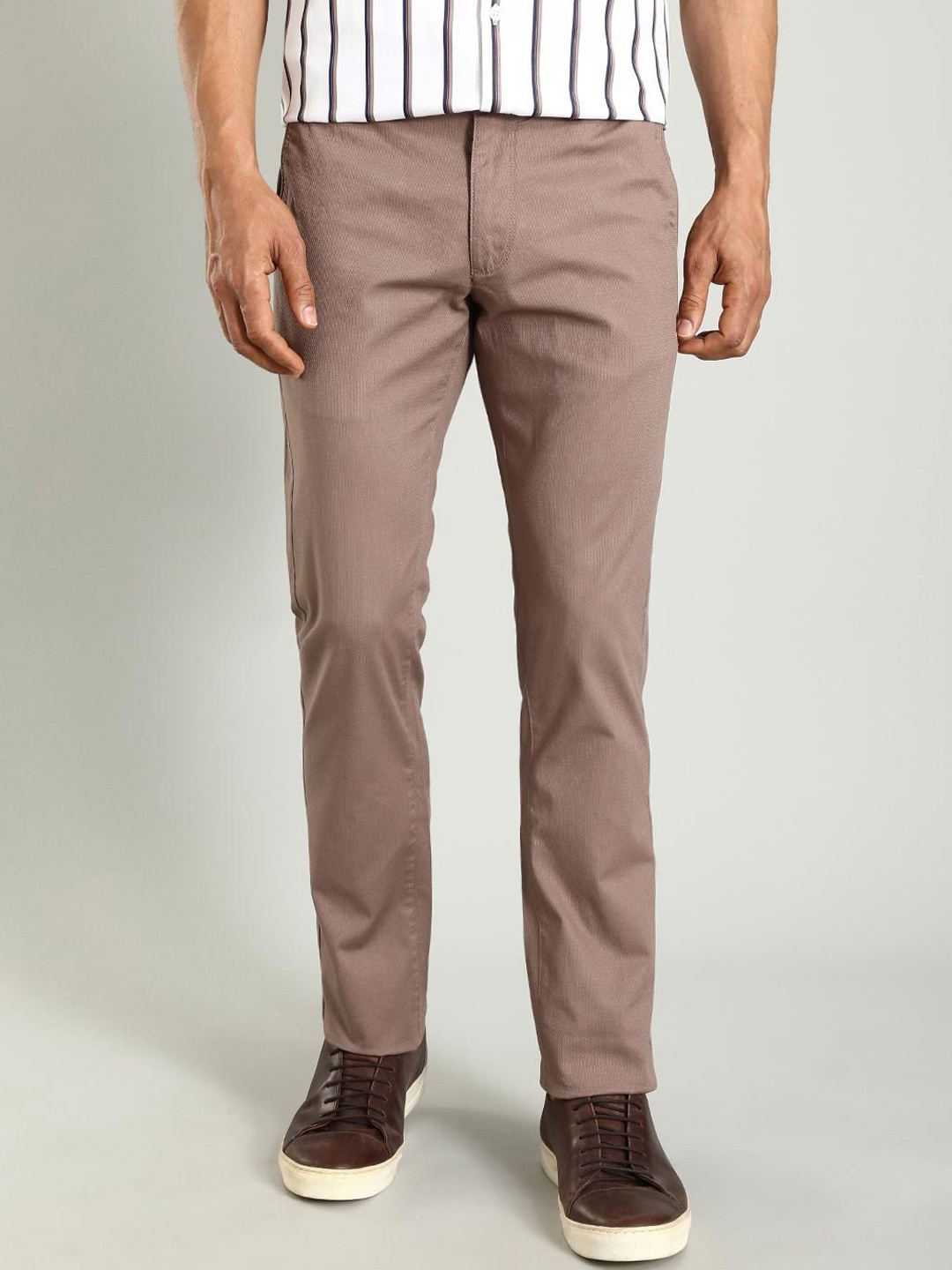 

Indian Terrain Men Brooklyn Slim Fit Mid-Rise Chinos Trousers, Brown