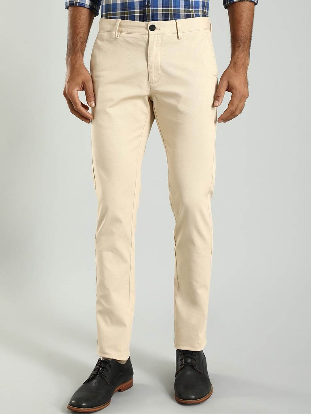 

Indian Terrain Men Brooklyn Slim Fit Trousers, Cream