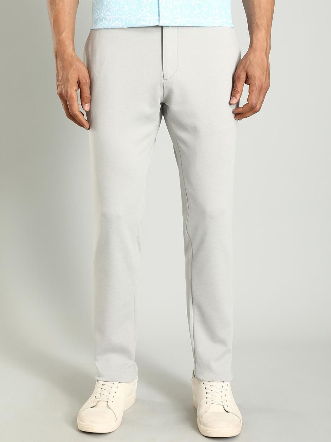 

Indian Terrain Men Urban Slim Fit Mid-Rise Regular Trousers, Grey