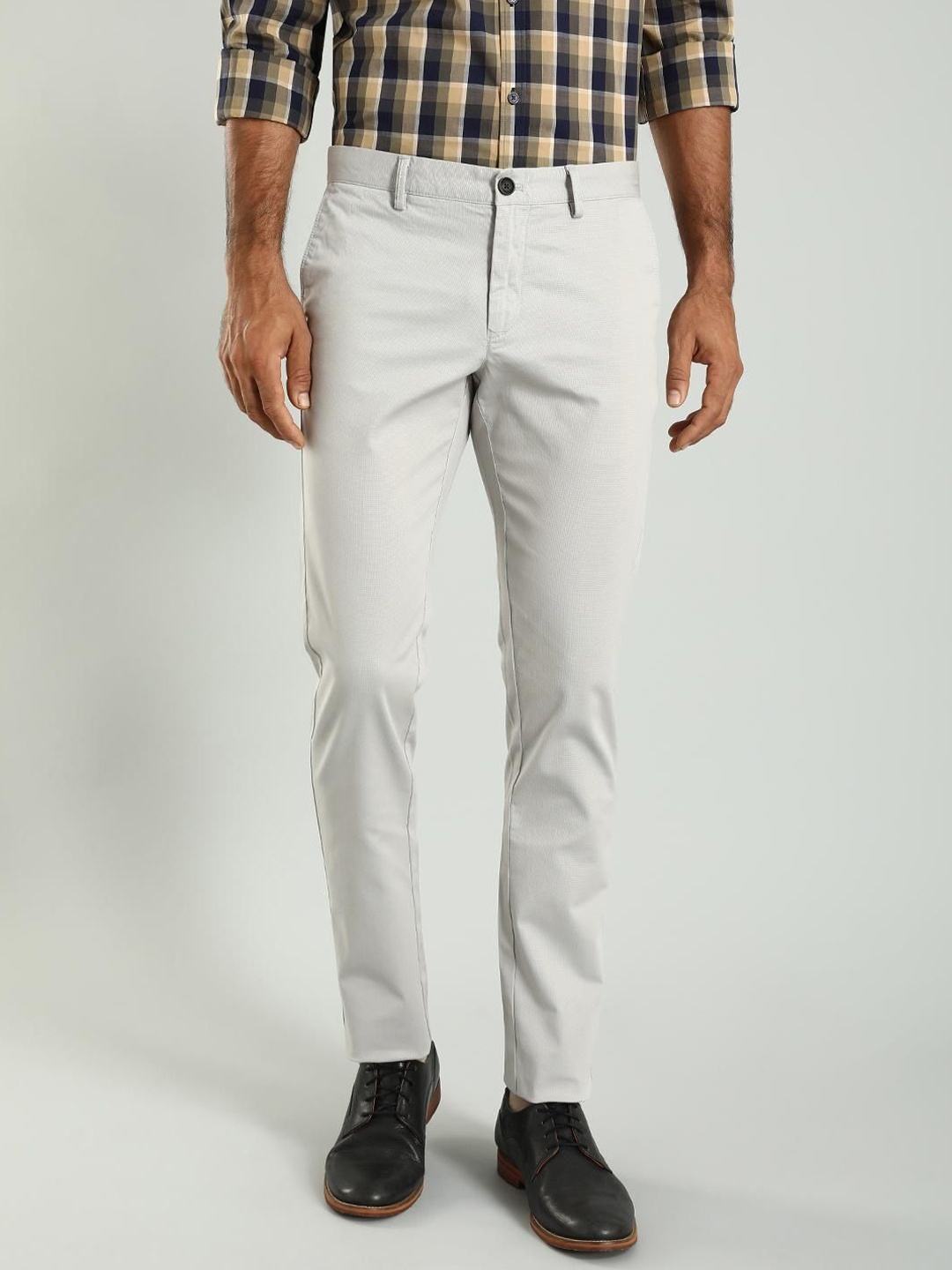 

Indian Terrain Men Brooklyn Slim Fit Chinos Trousers, Grey