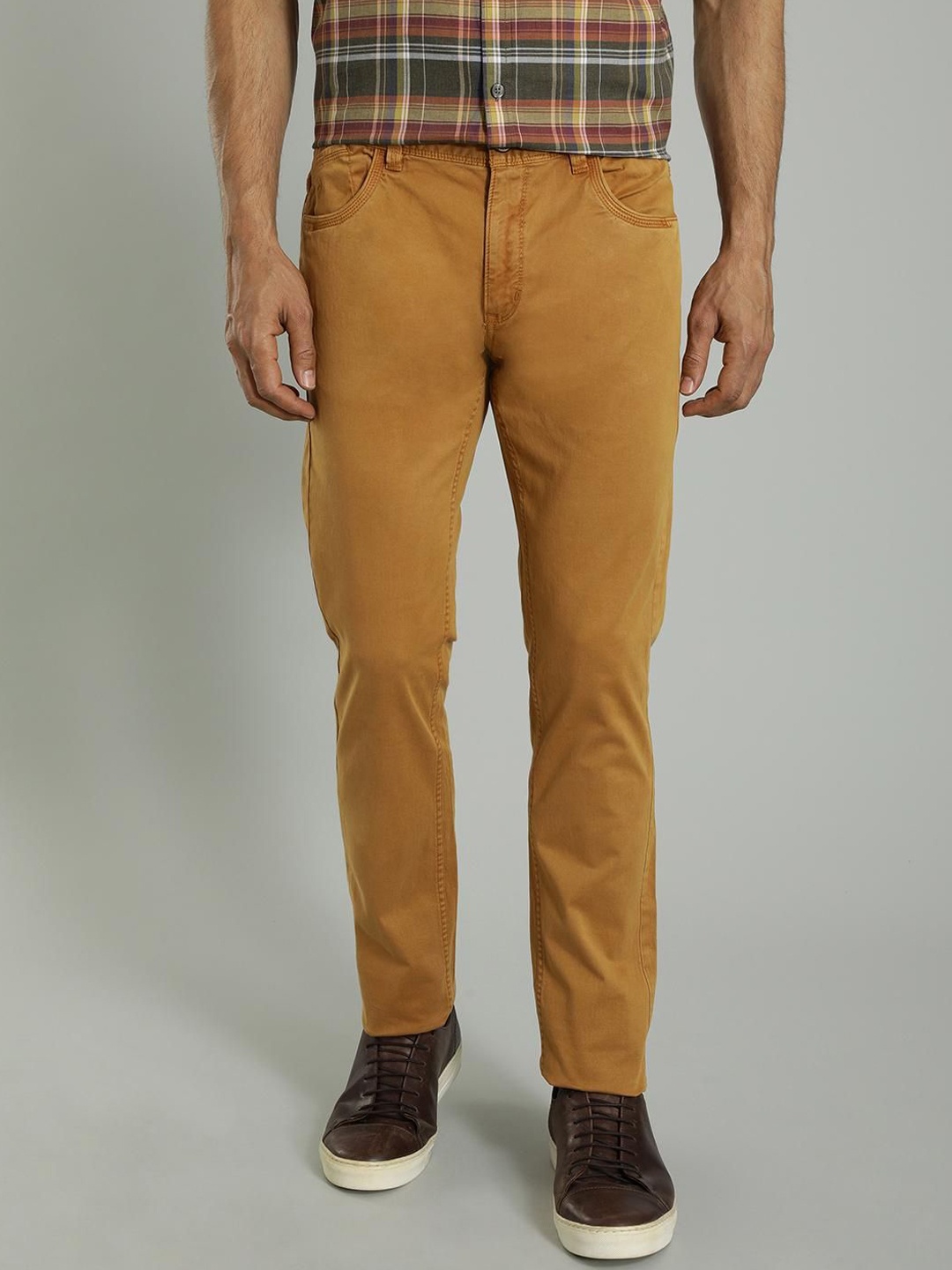 

Indian Terrain Men Brooklyn Slim Fit Mid-Rise Chinos, Yellow