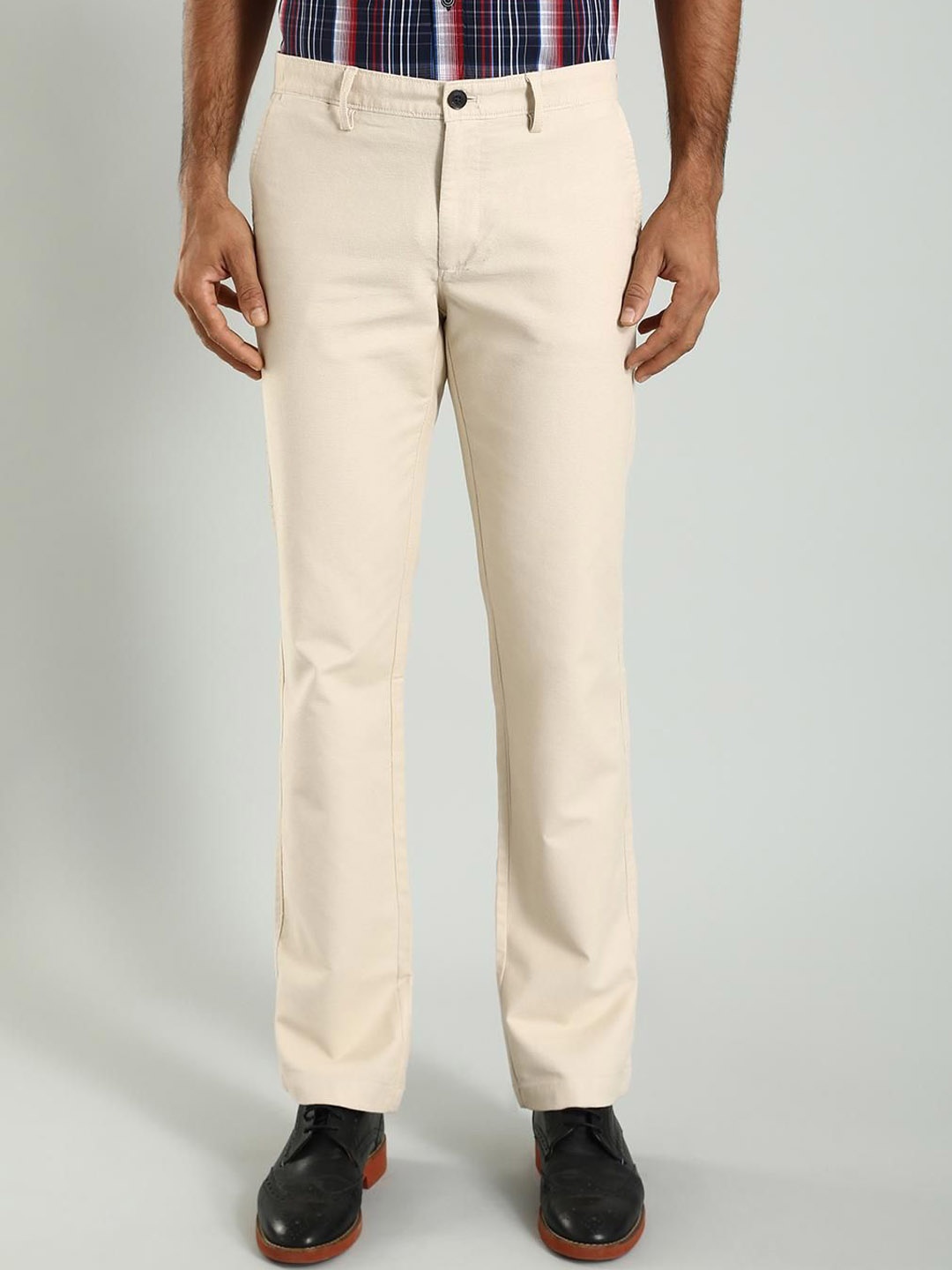 

Indian Terrain Men Regular Fit Trousers, Cream