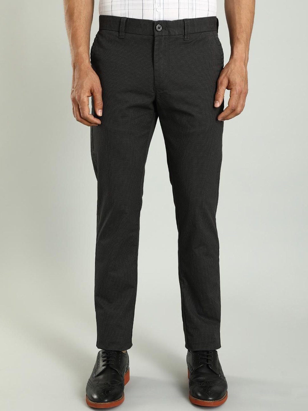 

Indian Terrain Men Brooklyn Slim Fit Trousers, Black