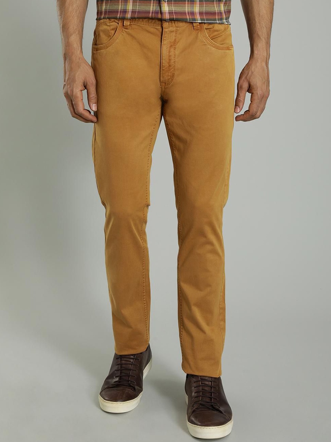 

Indian Terrain Men Brooklyn Slim Fit Mid-Rise Chinos Trousers, Yellow