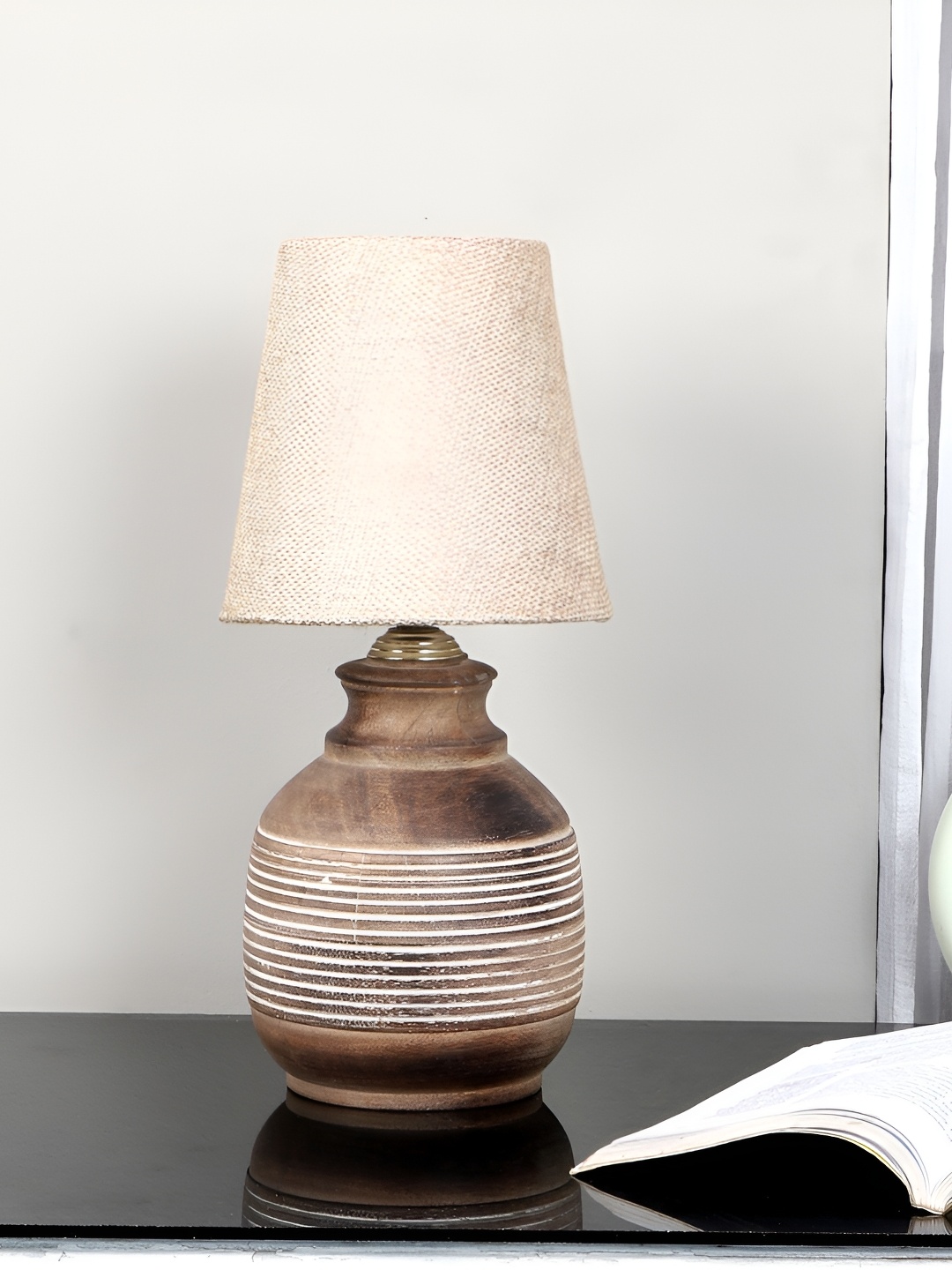

TU CASA Tan & White Wooden Frustum Shaped Table Lamp