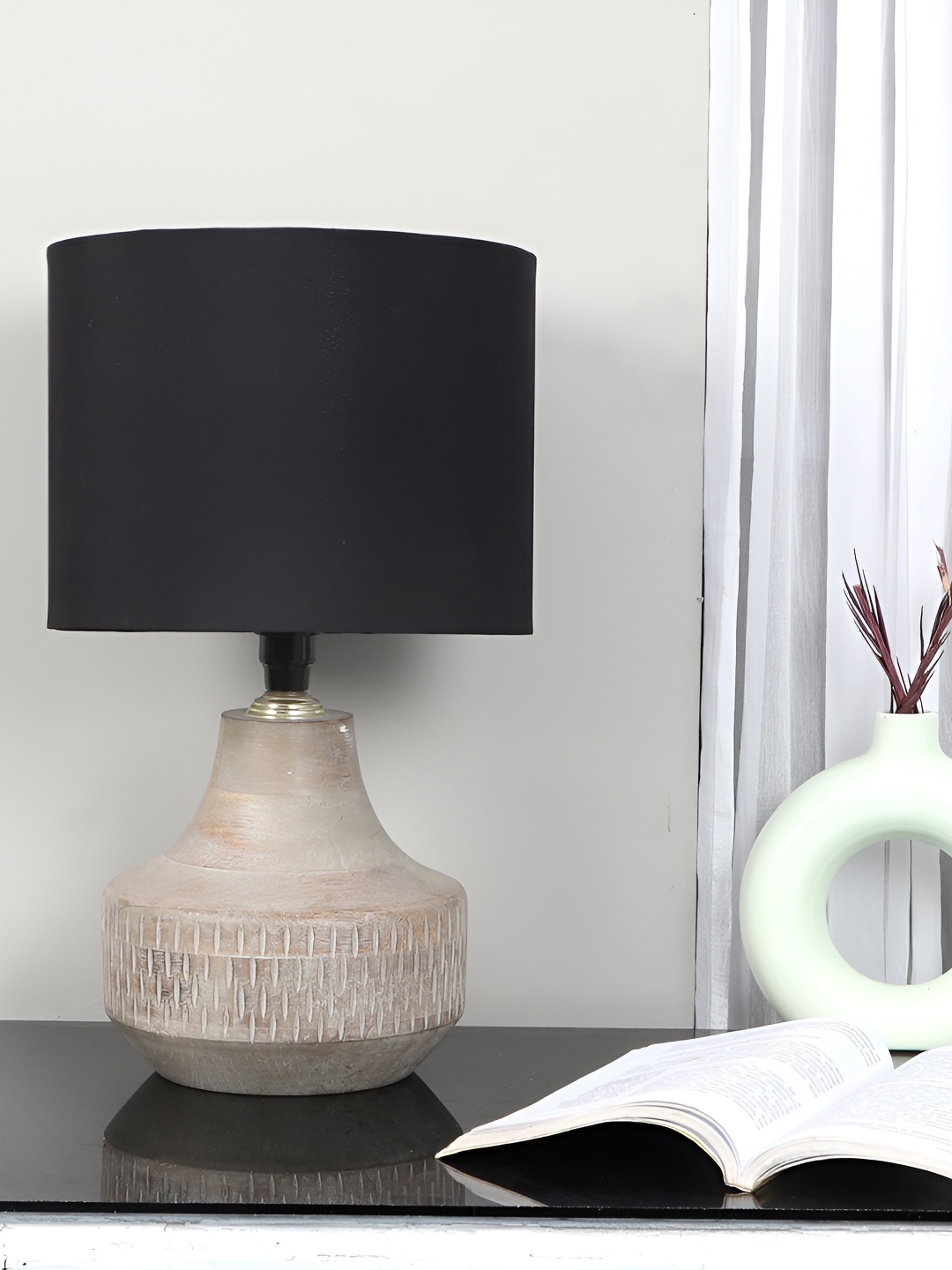 

TU CASA Off White & Black Wooden Cylindrical Shaped Table Lamp