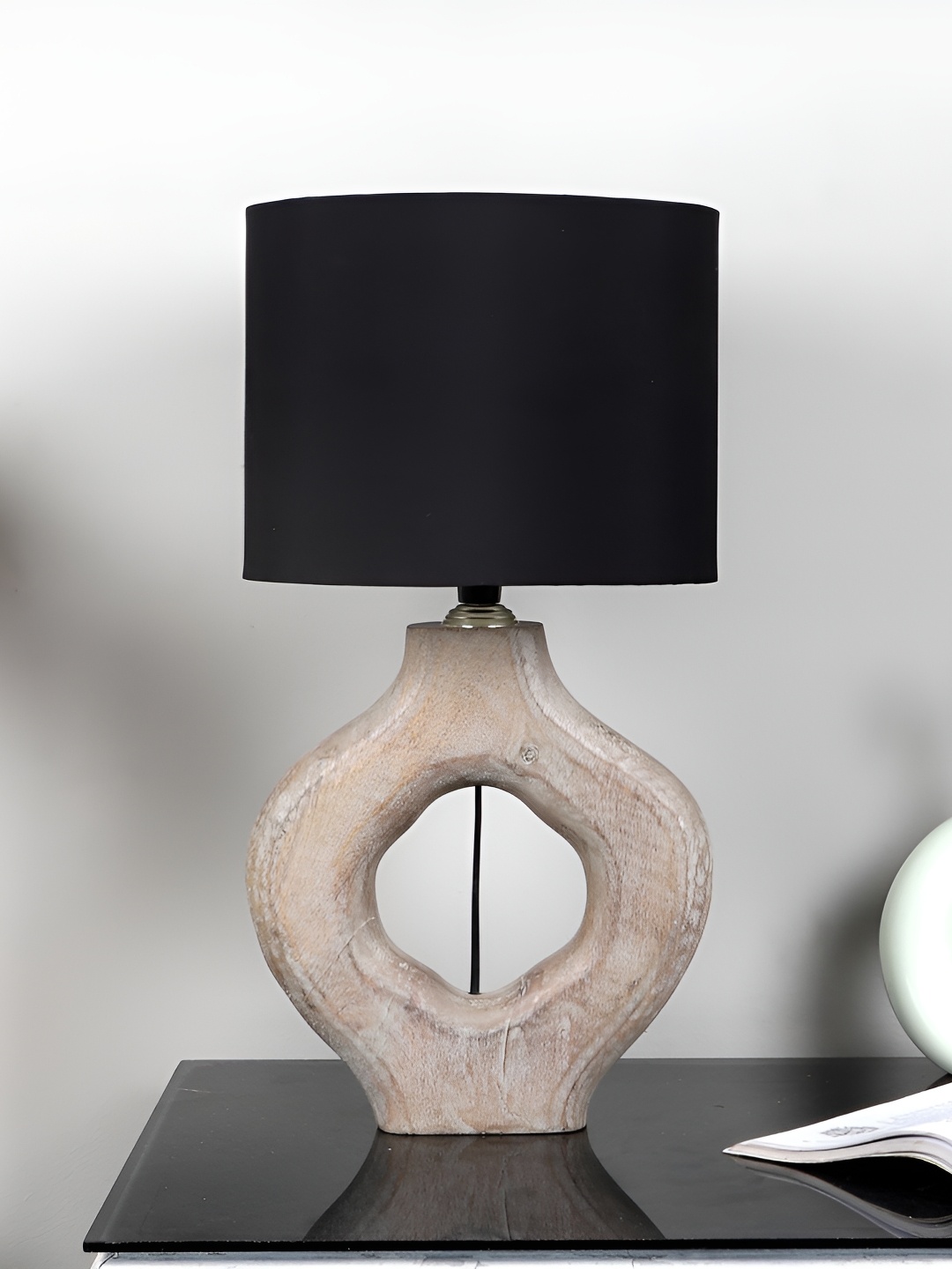 

TU CASA Beige & Black Wooden Cylinder Shaped Table Lamp