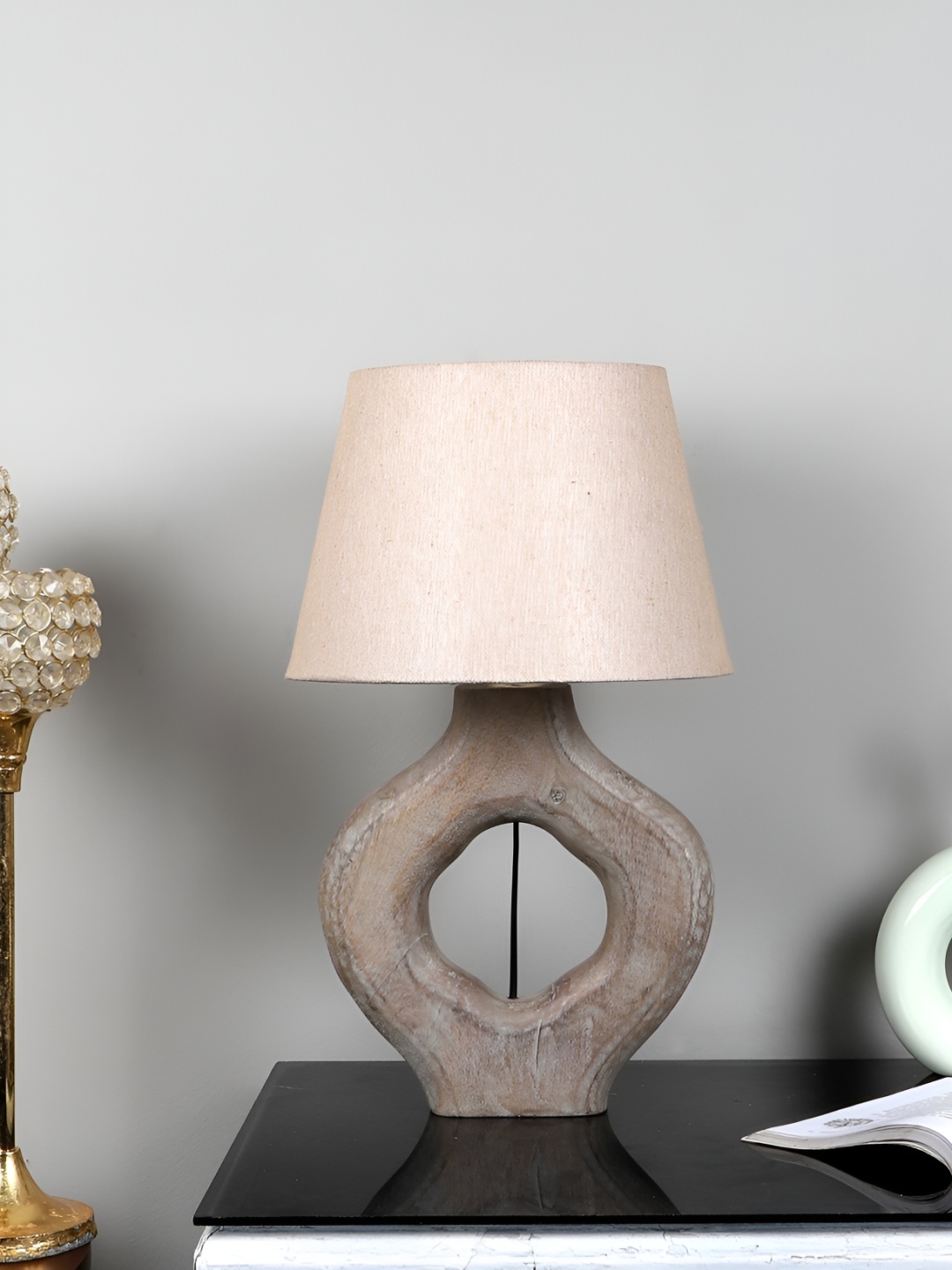 

TU CASA Beige & Grey Wooden Frustum Shaped Table Lamp