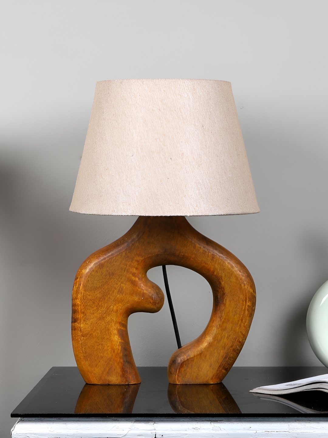 

TU CASA Tan & Beige Wooden Frustum Shaped Table Lamp