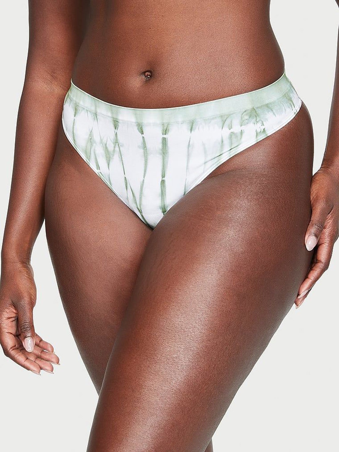 

Victoria's Secret Printed Seamless Thong Briefs 1123841965OU, White