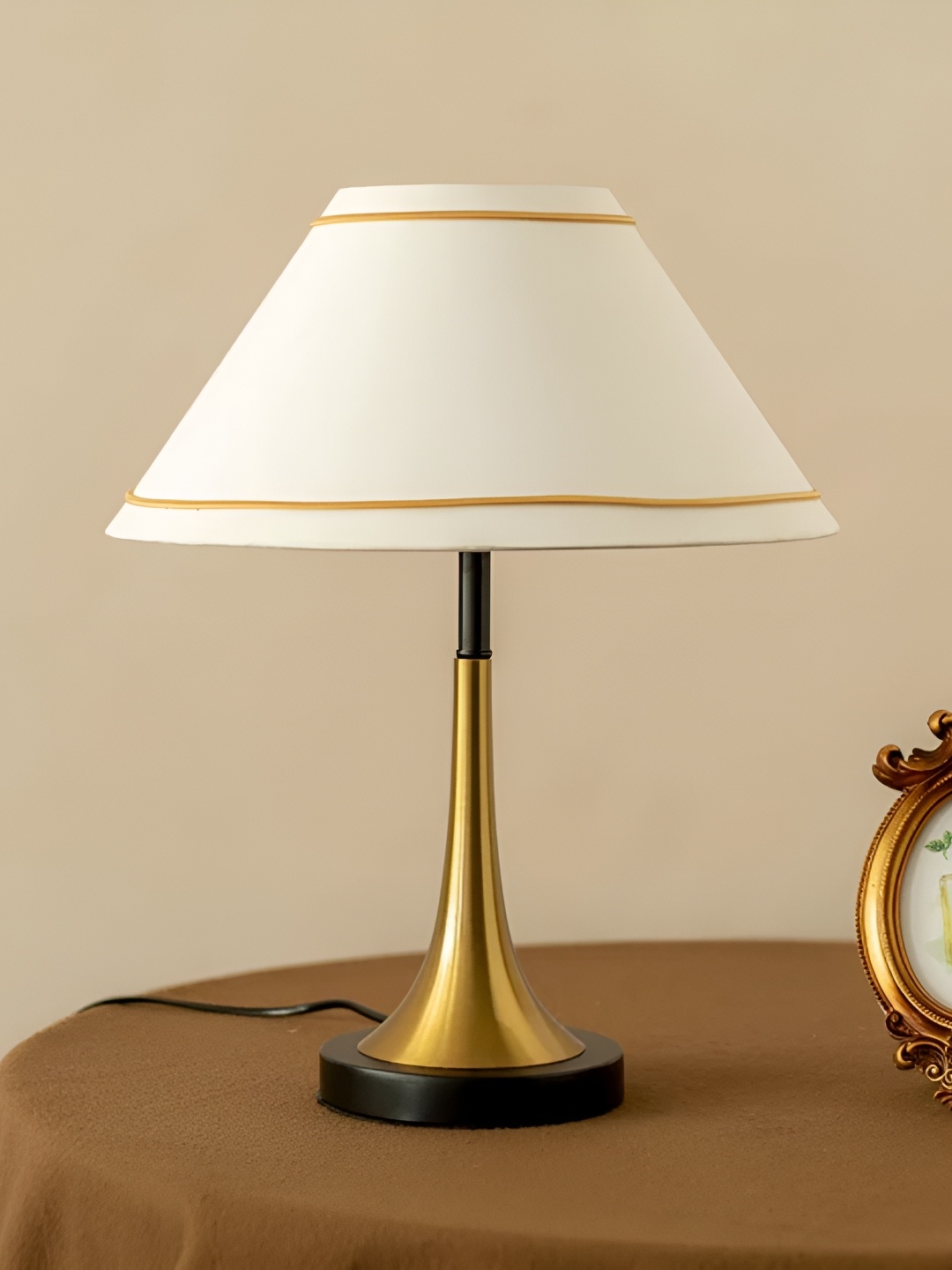 

THEDECORKART White Traditional Rectangle Table Lamp