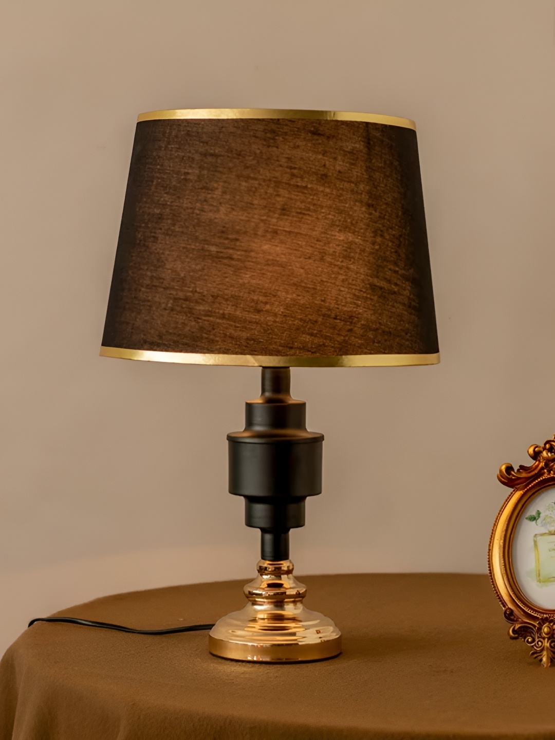 

THEDECORKART Black Metal Traditional Rectangle Table Lamp