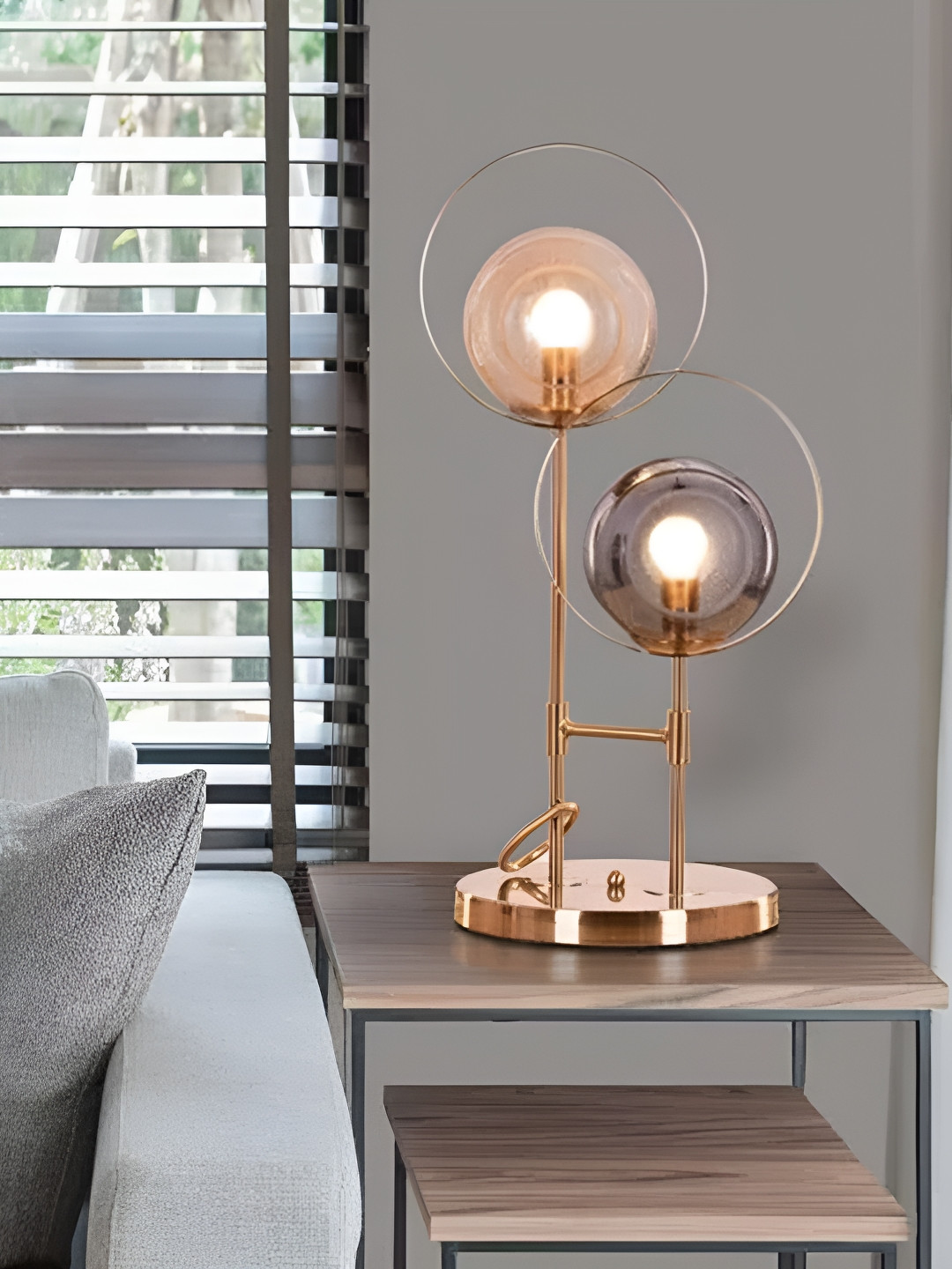 

THEDECORKART Brown Glass Contemporary Spherical Table Lamp