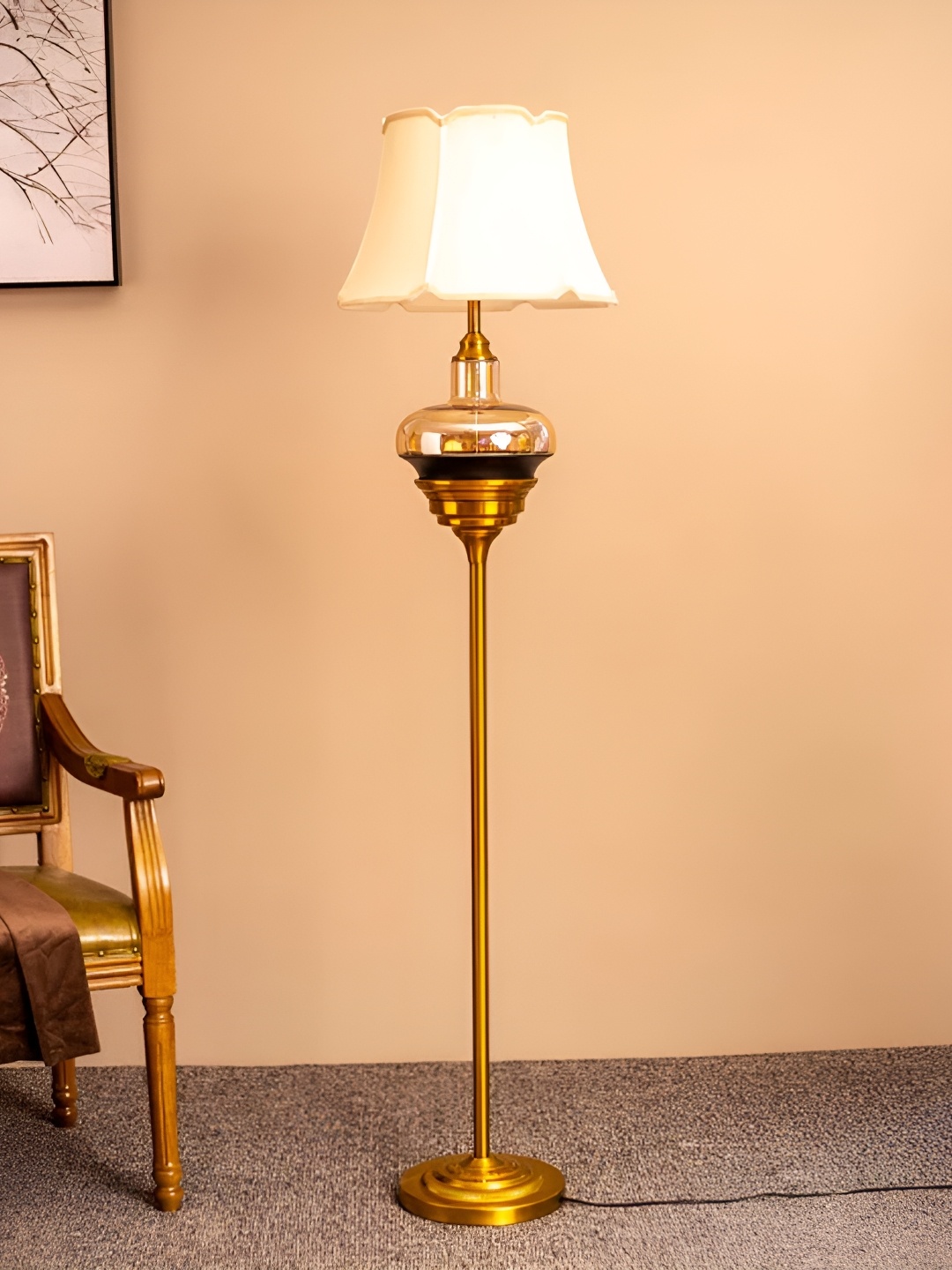 

THEDECORKART White Traditional Frusturical Shaped Floor Lamp