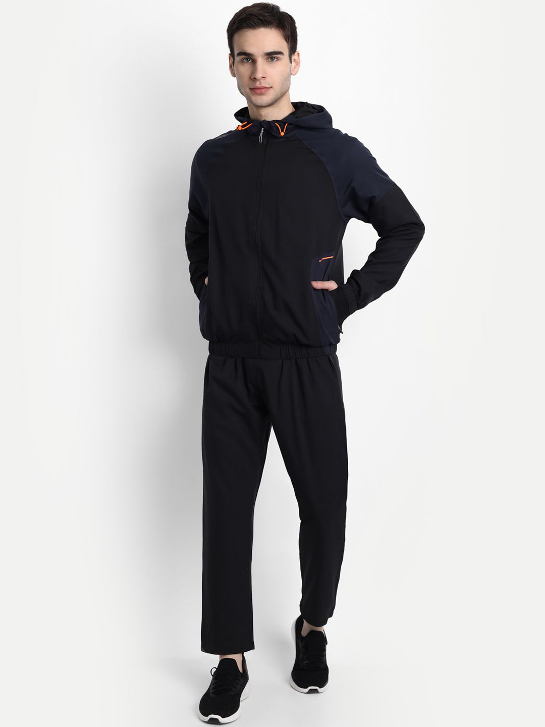 

DIDA Men Colour-Blocked Comfort Fit Tracksuits, Navy blue