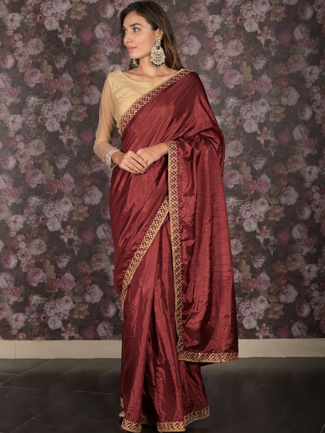 

ODETTE Solid Embroidered Sequinned Saree, Maroon