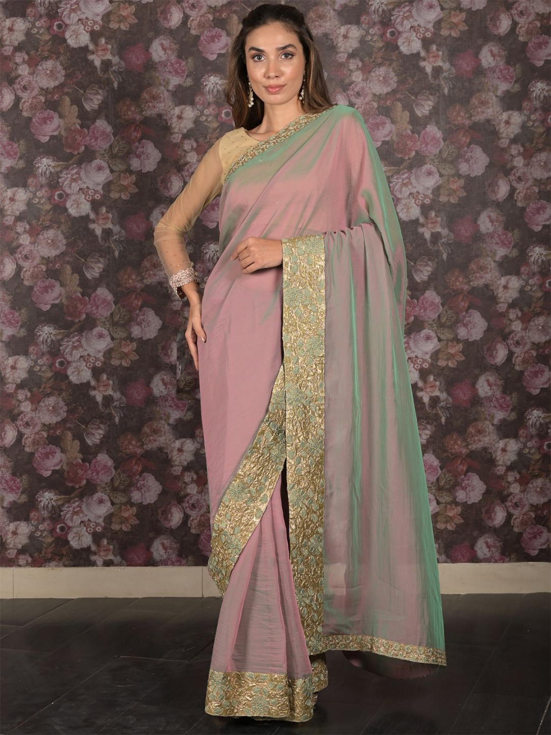 

ODETTE Solid Pure Crepe Saree, Green