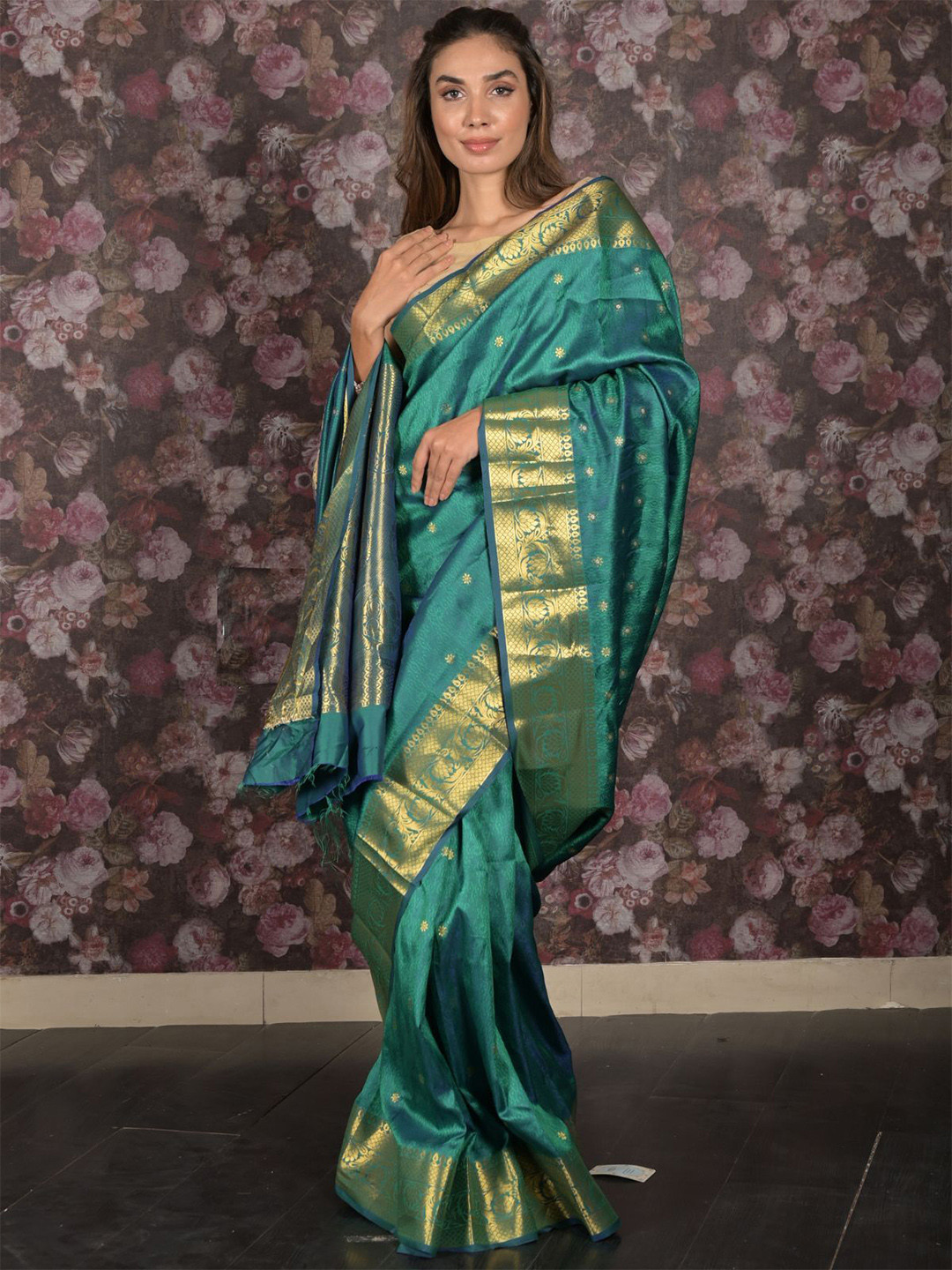 

ODETTE Woven Design Zari Saree, Green